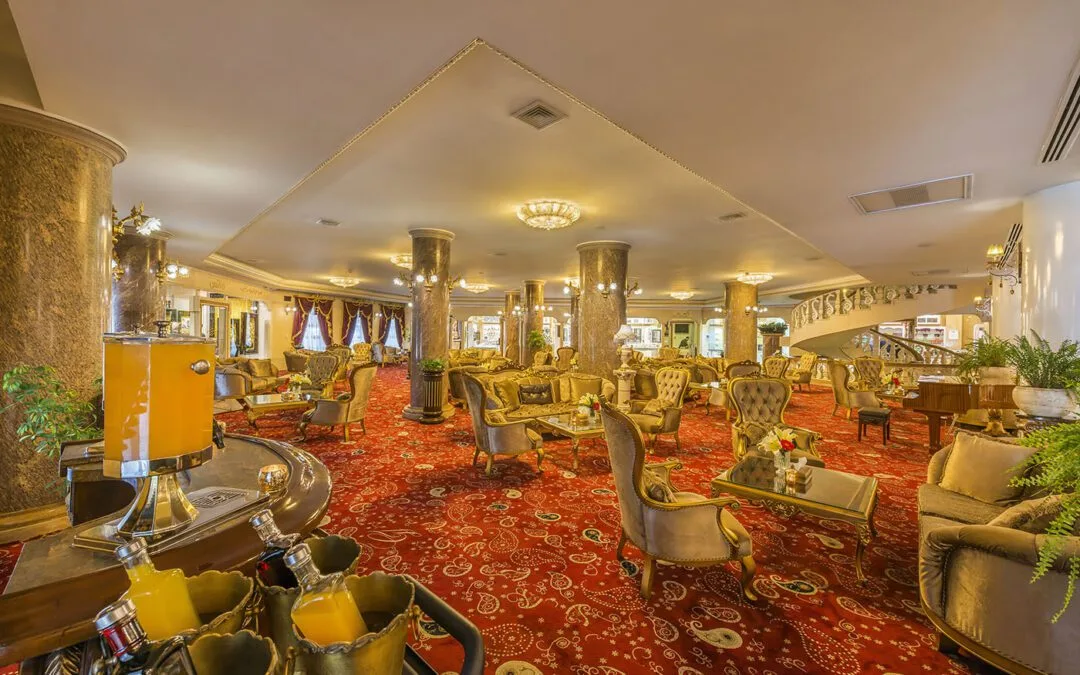 کدام هتل مشهد بهترین کافی شاپ را دارد؟